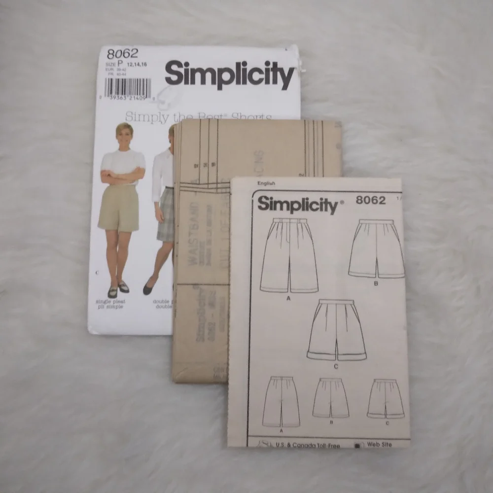 SIMPLICITY 8062 SZ 12-16 Simply The Best Shorts, Single Or Double Pleat, Or Dart